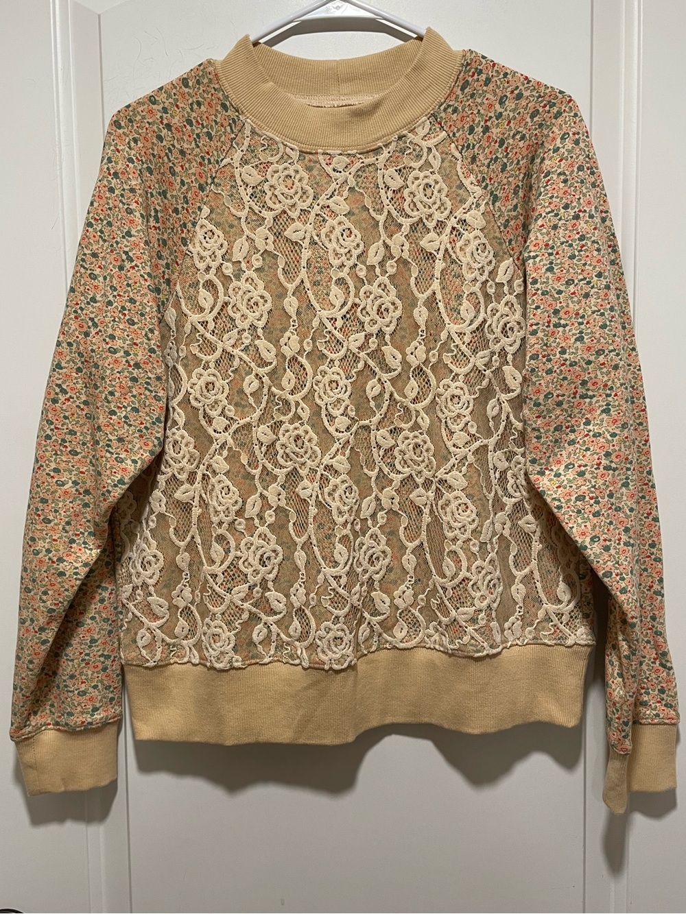 Boho Cute! Ivy Jane Tan Cream Lace Front Floral Sleeve Pullover Sweatshirt S/M